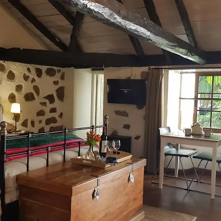 Elescondite Hytte Sauzal