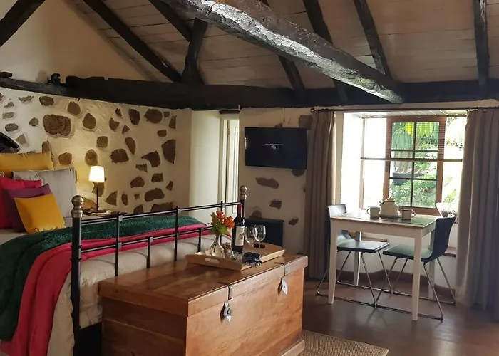 Elescondite Hytte Sauzal