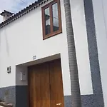Elescondite Lodge *