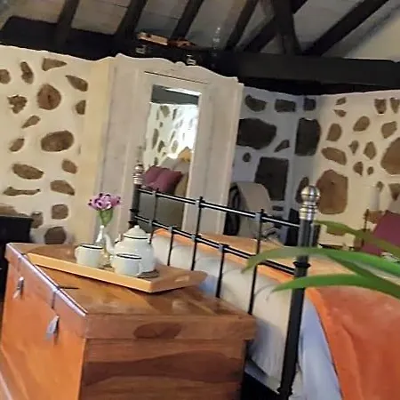 Elescondite Lodge *
