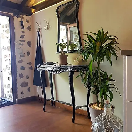 Elescondite Lodge *